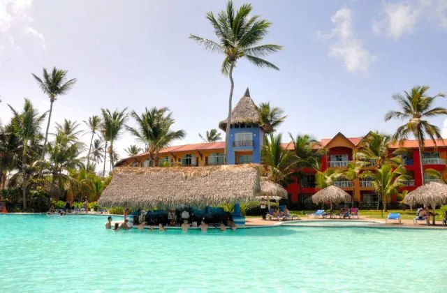Hotel Caribe Club Princess bar piscina
